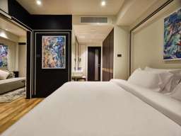 Floral Court Hotel & Residence Sukhumvit 13 Image 6