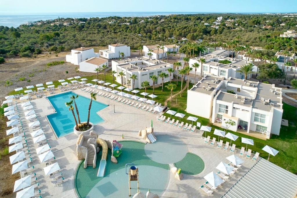 The St. Regis Mardavall Mallorca Resort