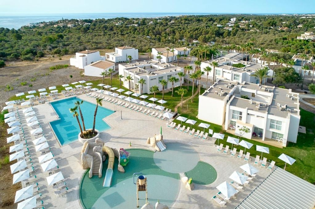 The St. Regis Mardavall Mallorca Resort