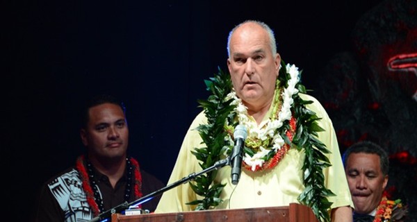 Coach June Jones