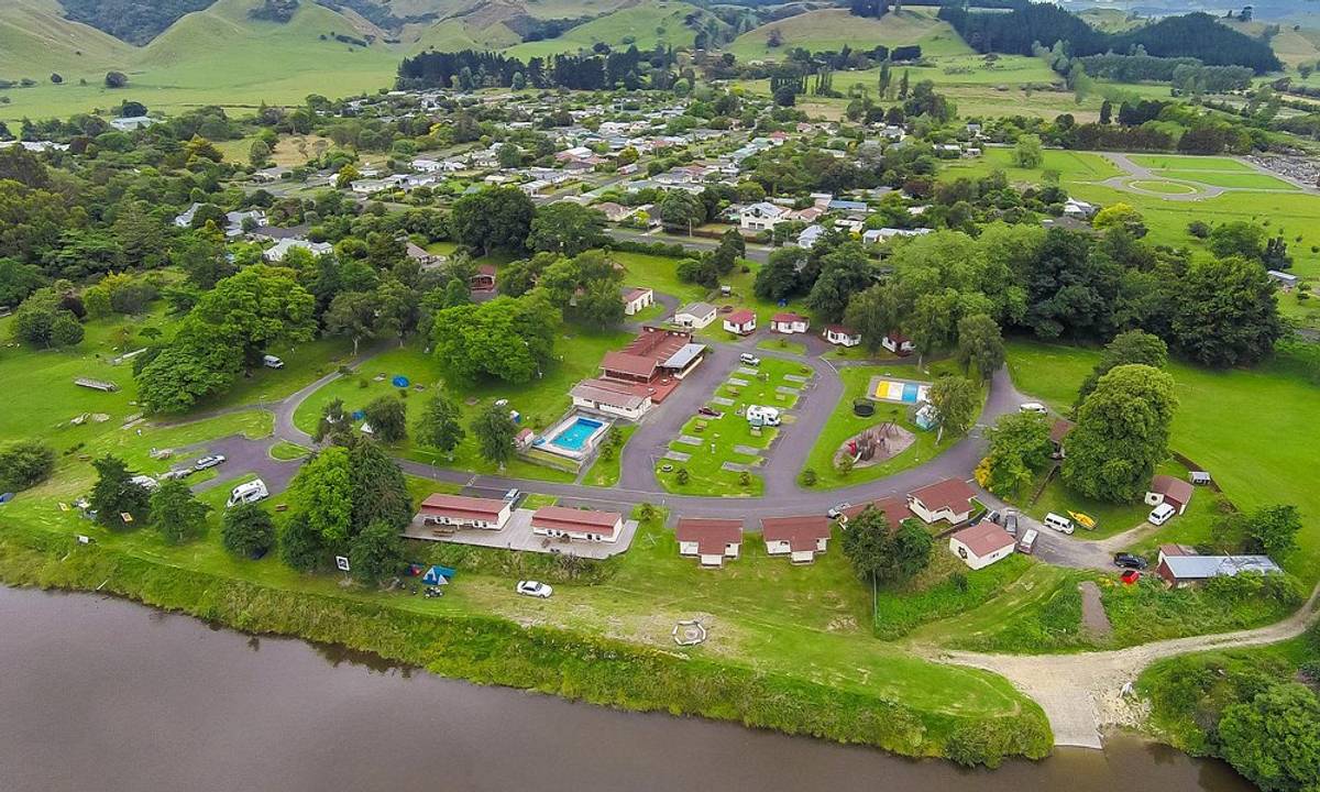 Whanganui River Top 10 Holiday Park