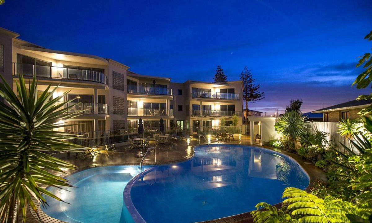 The Reef Beachfront Apartments