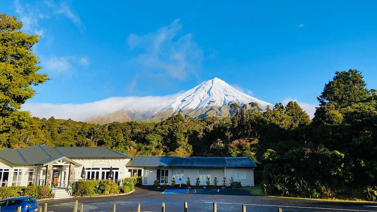 Ngati Ruanui Stratford Mountain House Hotel