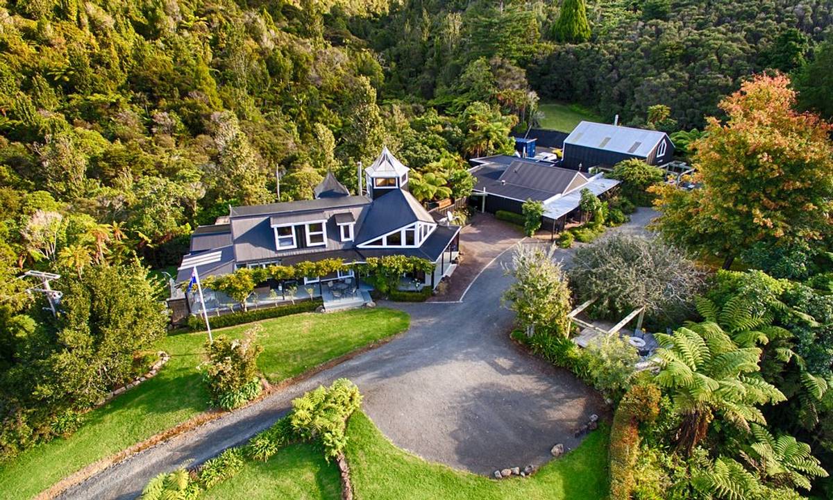 Wairua Lodge - Rainforest River Retreat