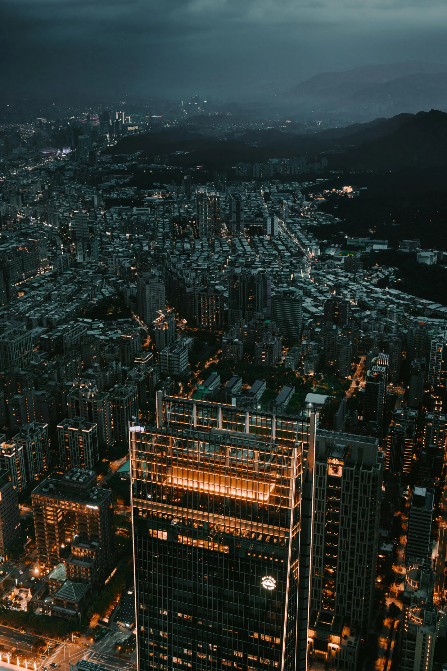 zhenyu-luo-q-qkuJGYZh4-unsplash