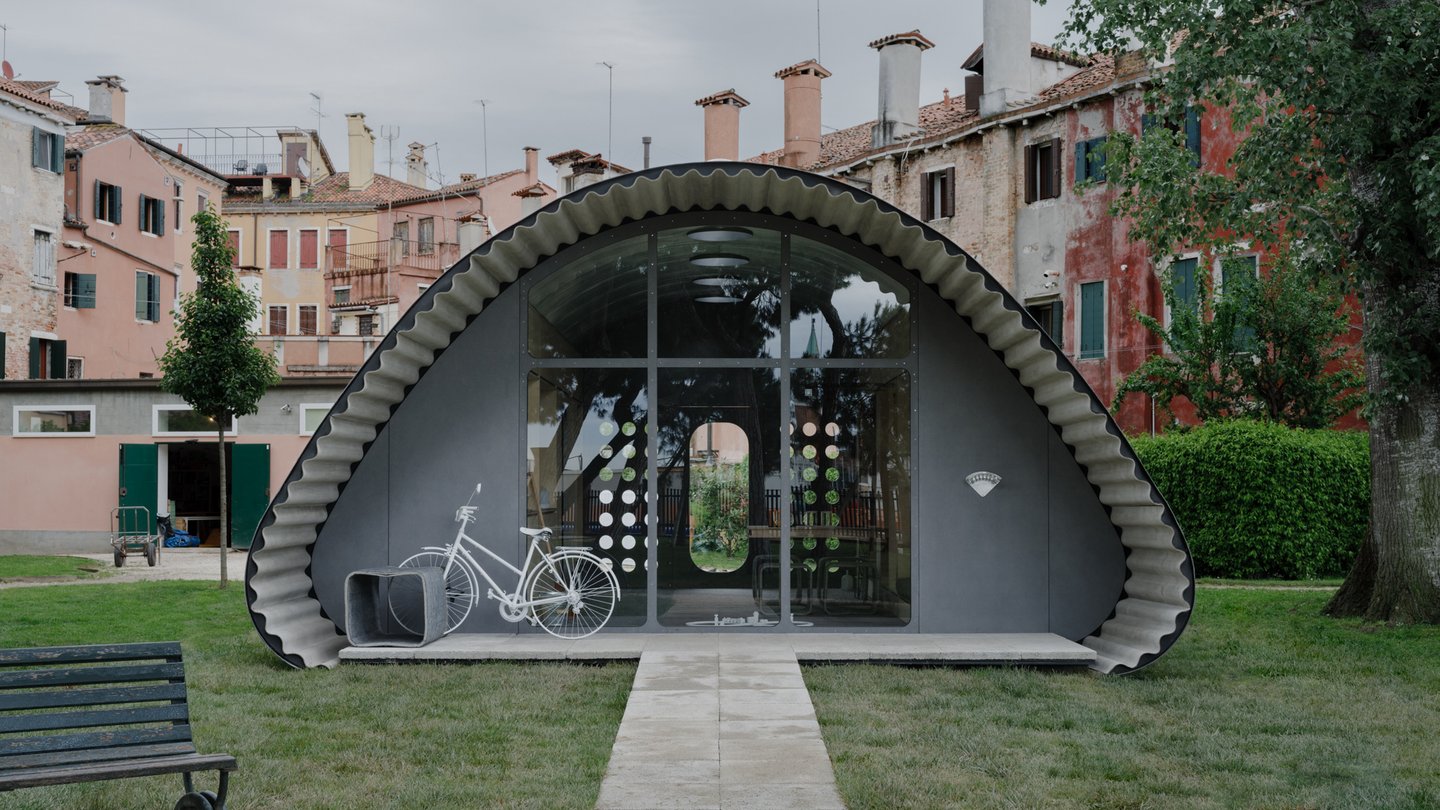 00008_Norman-Foster-Venice-Biennale_©-Norman-Foster-Foundation_cropped