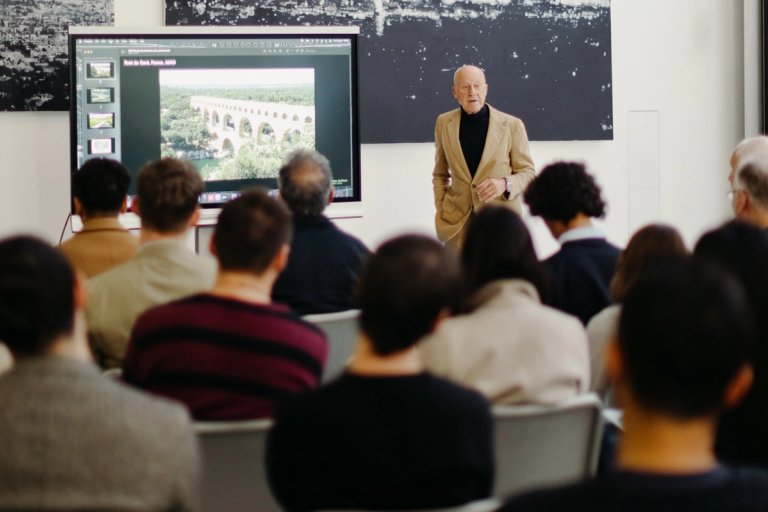 Cropped_NORMAN-FOSTER-INSTITUTE_23_ENERO_2024_F7A0711-Editar