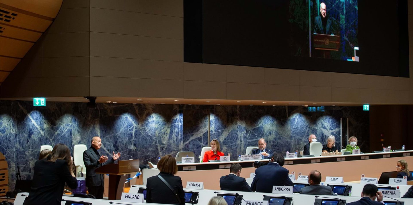 hero_0888_gen_fp740118