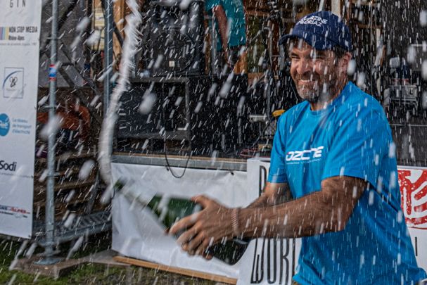 CHARLES, MERYL  AND THE OZONE TEAM WIN PWC COEUR DE SAVOIE.