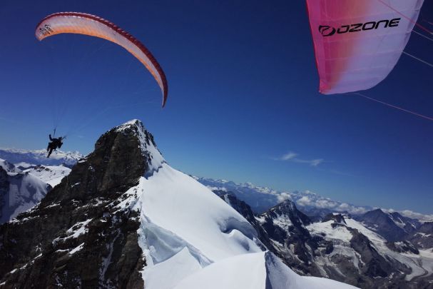 Cumbre del Jungfrau con un UL3 y el arnés F*Lite