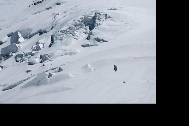 Antoine et Laurent, jouant sur le Mont Blanc