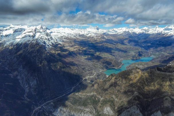 Xevi Bonet compie un volo epico sui Pirenei