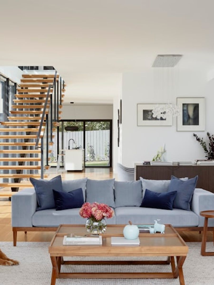 Floating Oak Staircase - Gallery 1