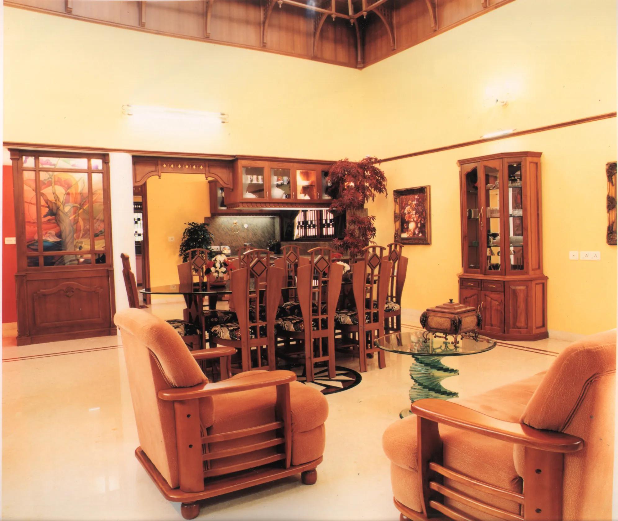Dining and lounge