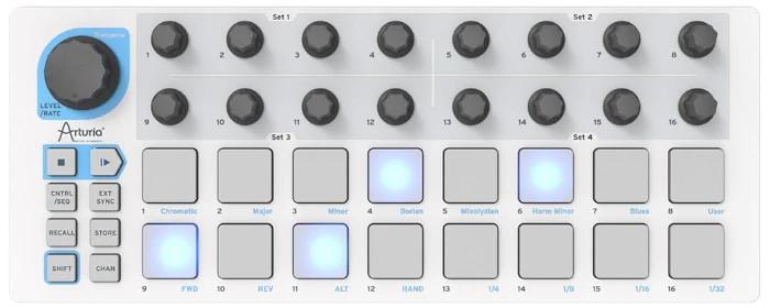 Arturia - BeatStep – Controlador MIDI compacto e sequenciador com software criativo para gravação – 16 blocos, 16 codificadores
