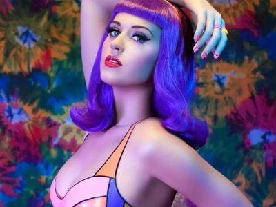 A Evolução da Produção Musical de Katy Perry: de 'I Kissed a Girl' a 'Smile'