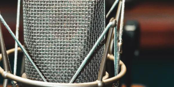 Por Que Usar Um Microfone a Condensador Valvulado