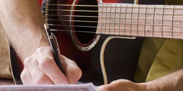 Como Compor uma Música de Sucesso