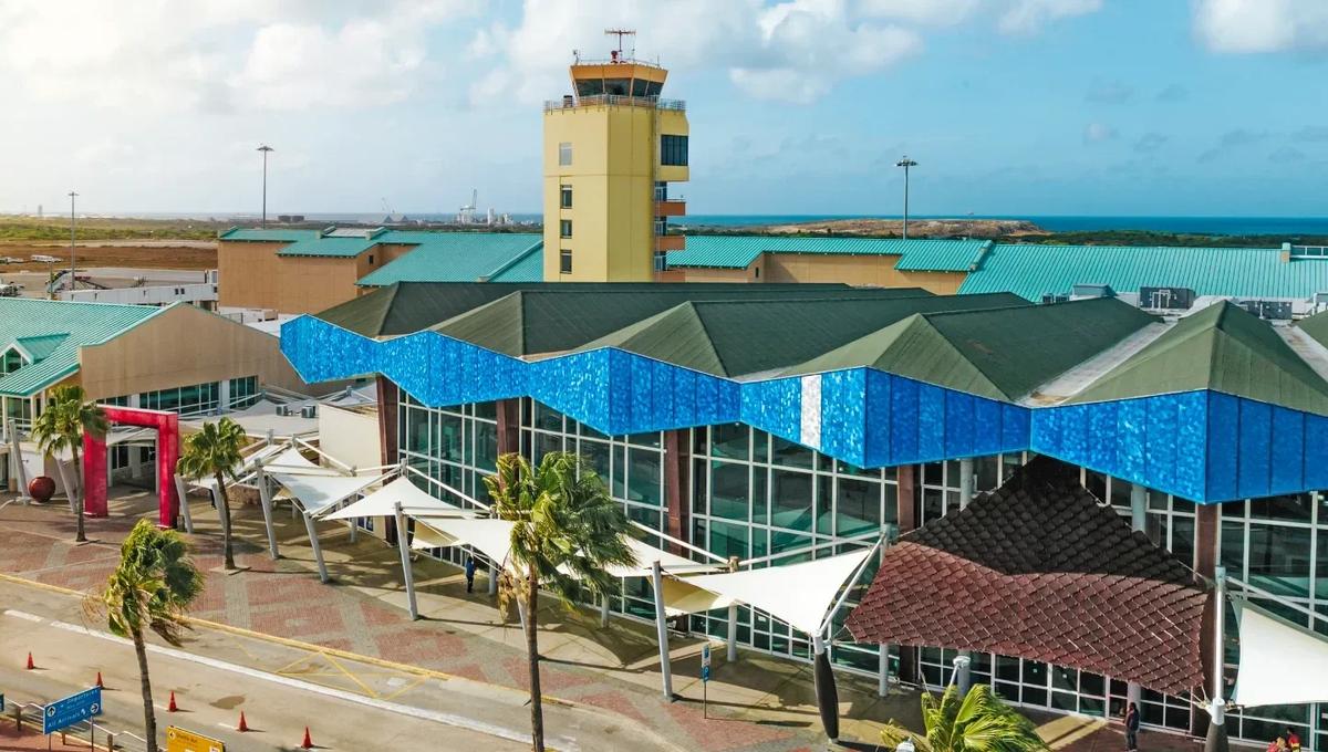 Queen Beatrix Airport (AUA) car rental: everything you need to know