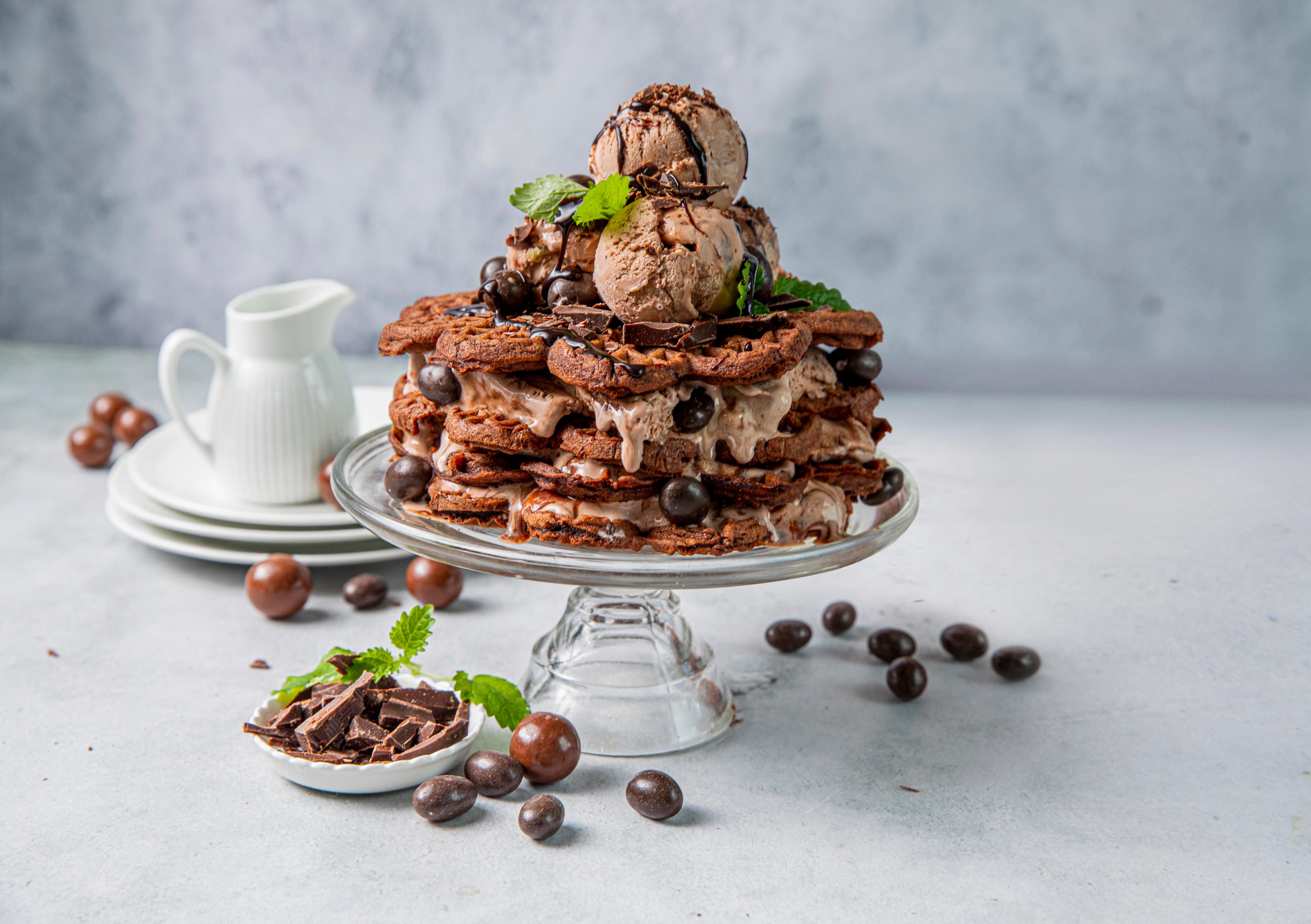Vaffeltårn med Premium sjokoladeis