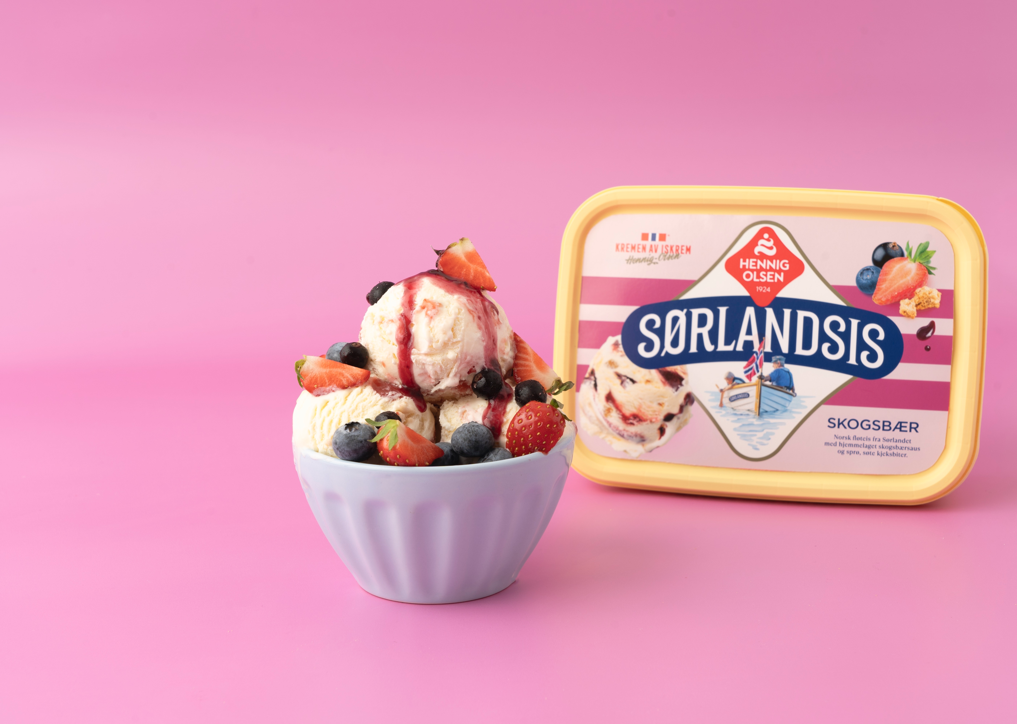 Ta ut Sørlandsisen og la den temperere 15 minutter på benken.