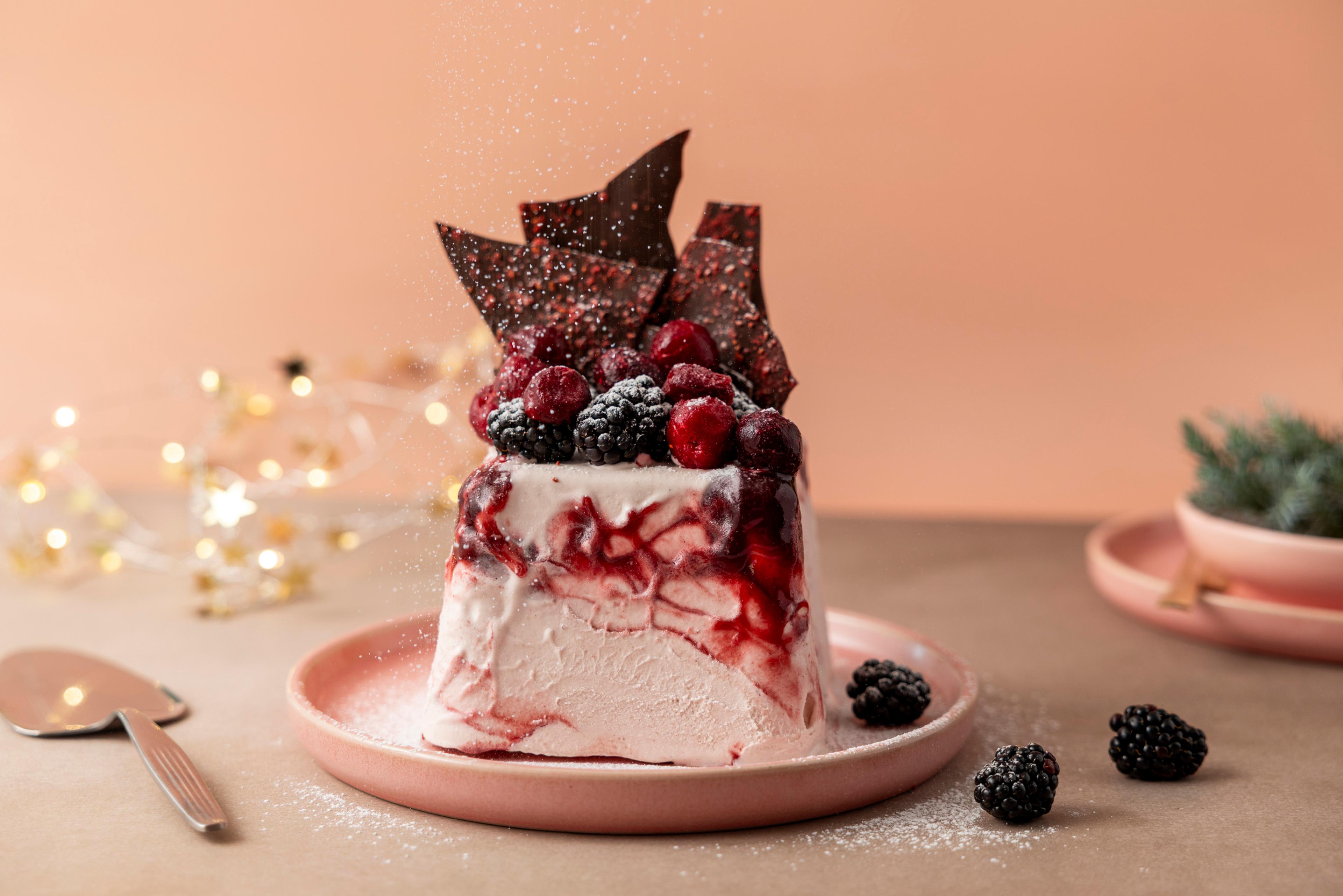 Opp-ned iskake med Premium Kirsebæris