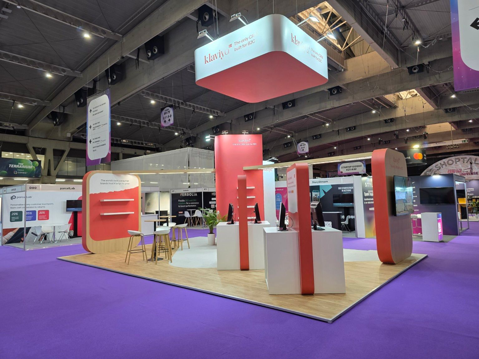 Klaviyo: stand en Shoptalk Europe 2025, Barcelona, en colaboración con Spiro. Vista 1.