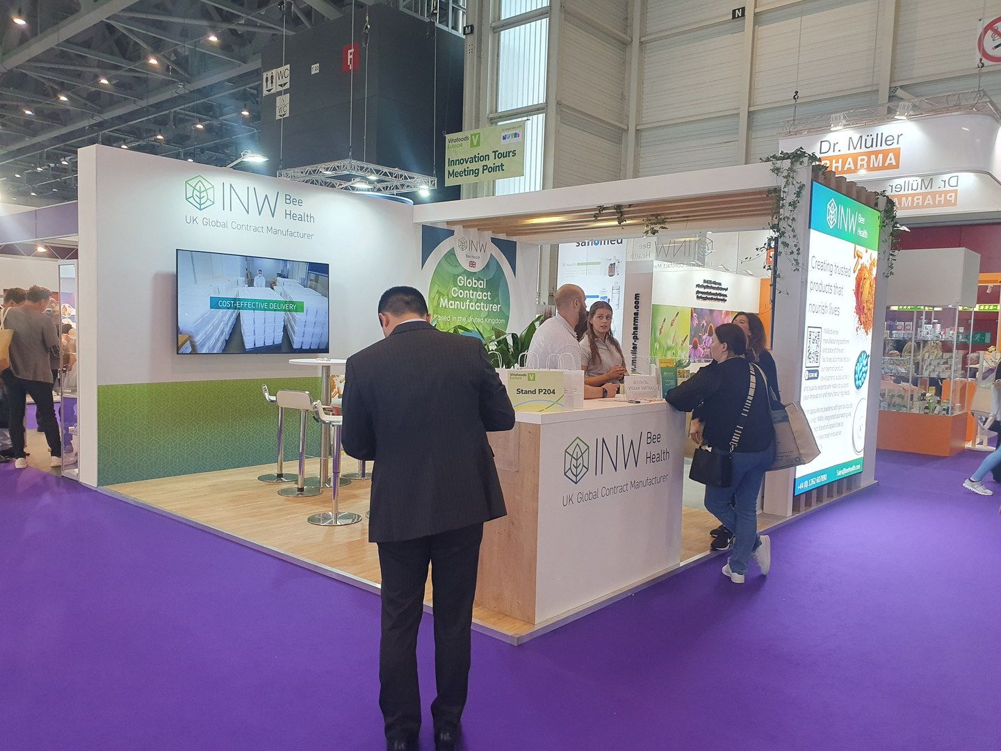 Stand INW Bee Health — Vitafoods