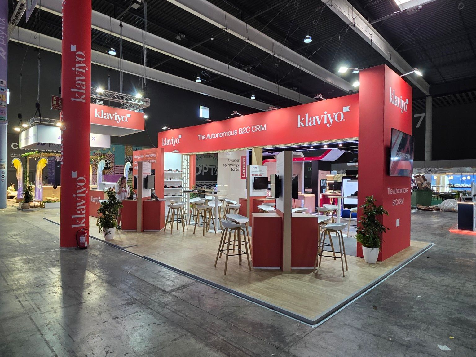Klaviyo: stand en Shoptalk Europe 2026, Barcelona, en colaboración con Spiro. Vista 2.