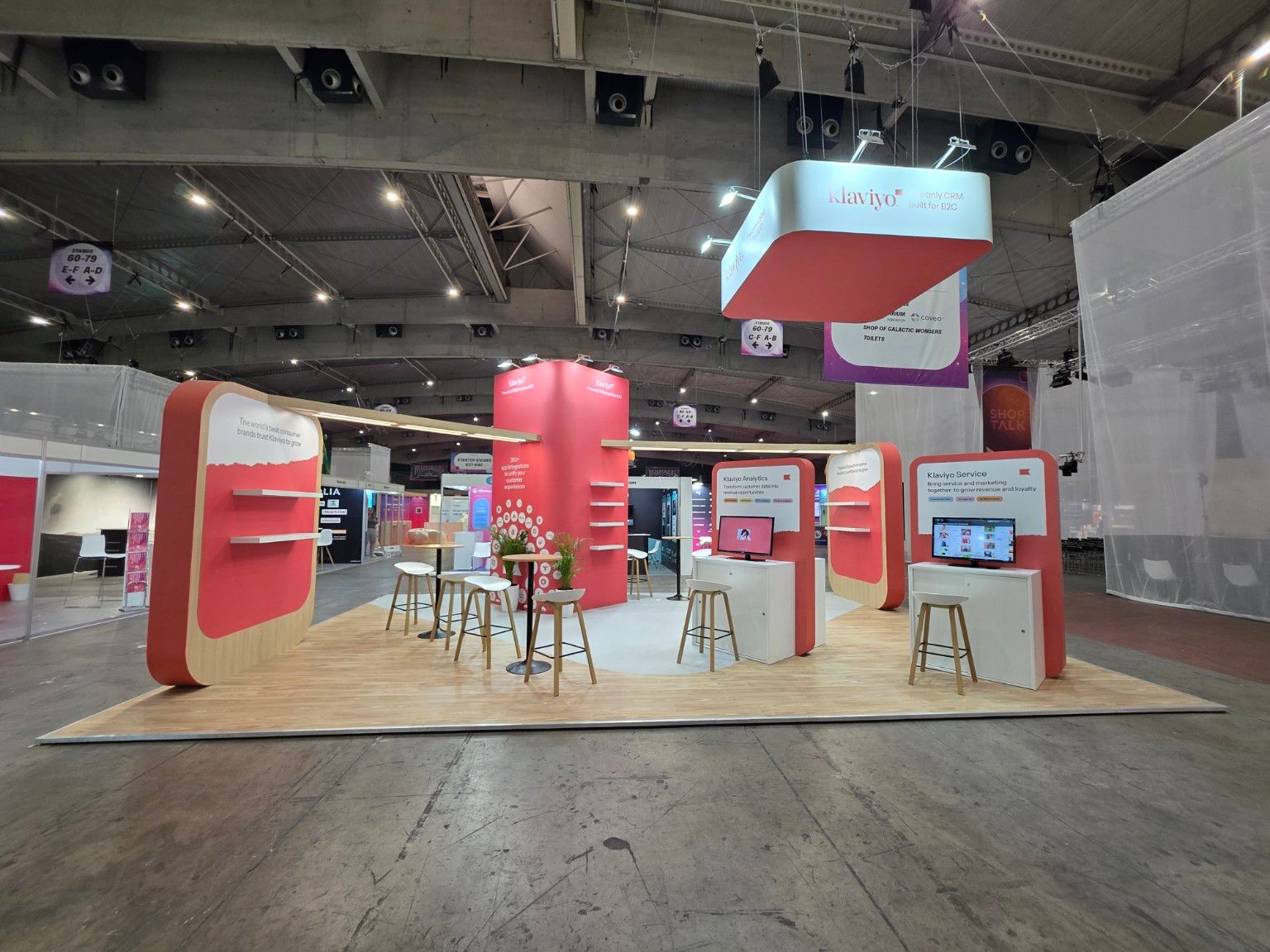 Klaviyo: stand en Shoptalk Europe 2025, Barcelona, en colaboración con Spiro. Vista 3.