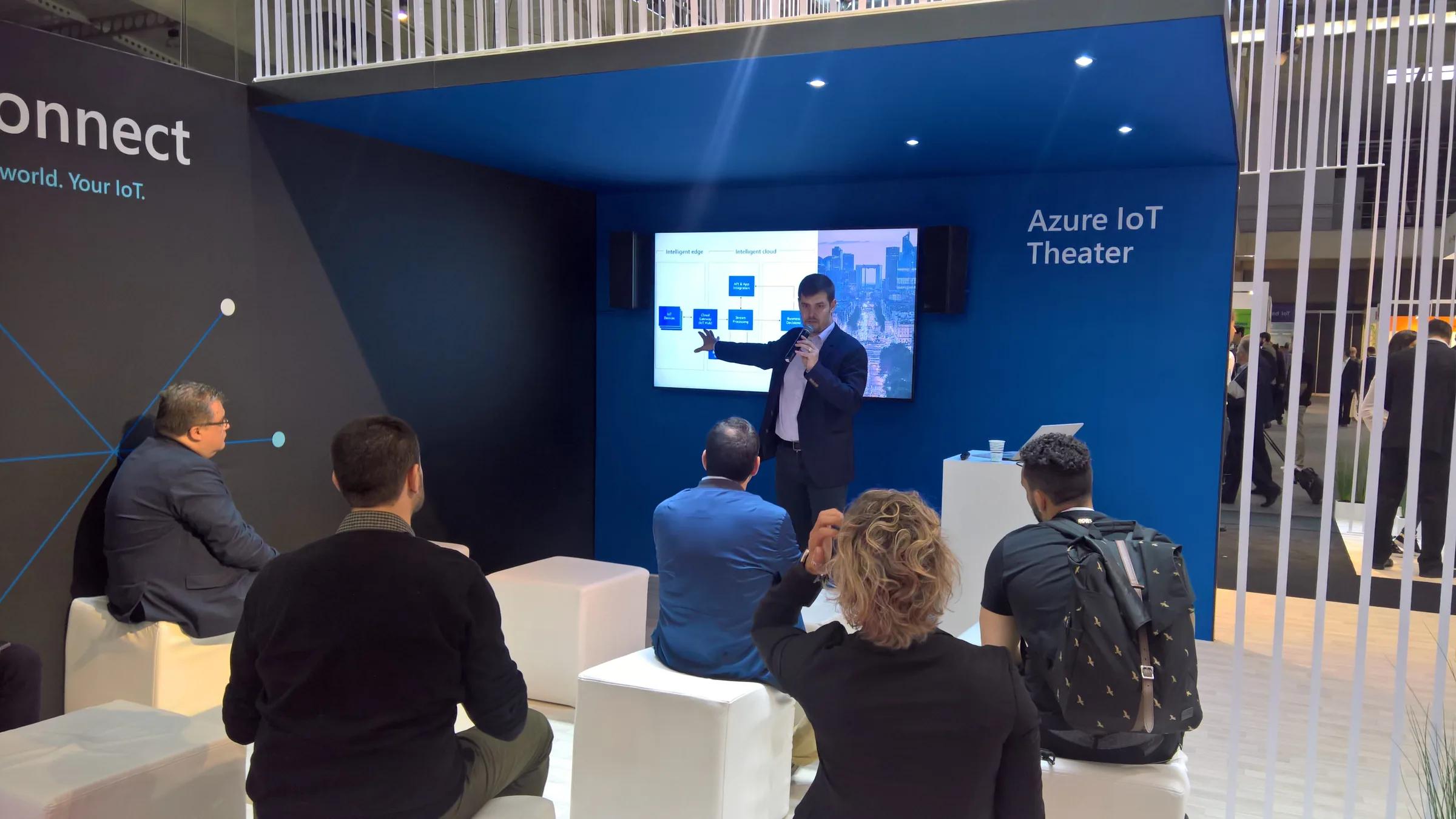 Presentación en el espacio Azure IoT Theater · IoT 2018