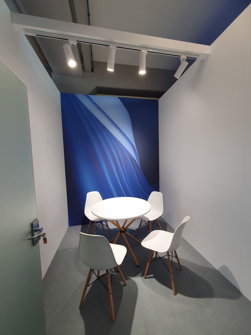 Vista vertical del stand de Citi para Money20/20 Europe 2024 en Amsterdam
