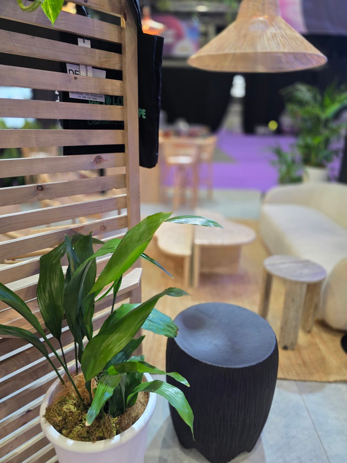 DEPT®: stand en Shoptalk Europe 2025, Barcelona, en colaboración con Spiro. Vista 6.