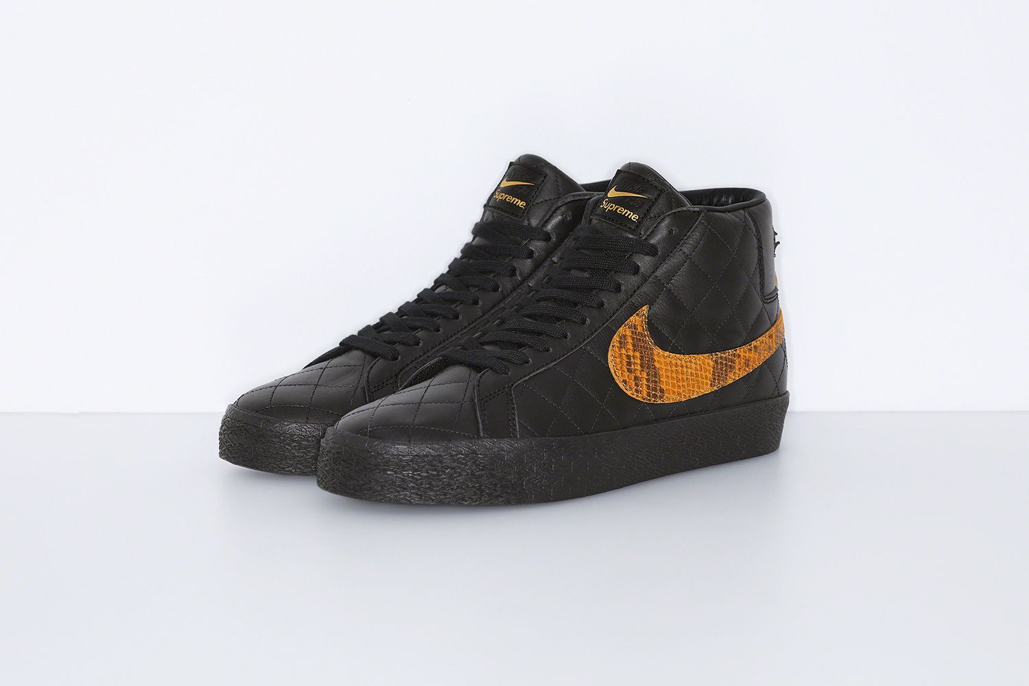 Nike Supreme Blazer Mid ブラック/ゴールド Supreme x Nike SB Blazer Mid Review/On-Feet!!! - YouTube