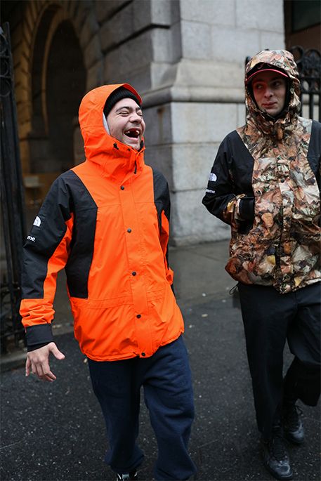 新品 2016SS Supreme The North Face Steep Hooded Jacket Royal M 確実国内正規品 新品未使用 シュプリーム ノースフェイス ヌプシ マンパ Supreme x The North Face FW16 collection - nss magazine