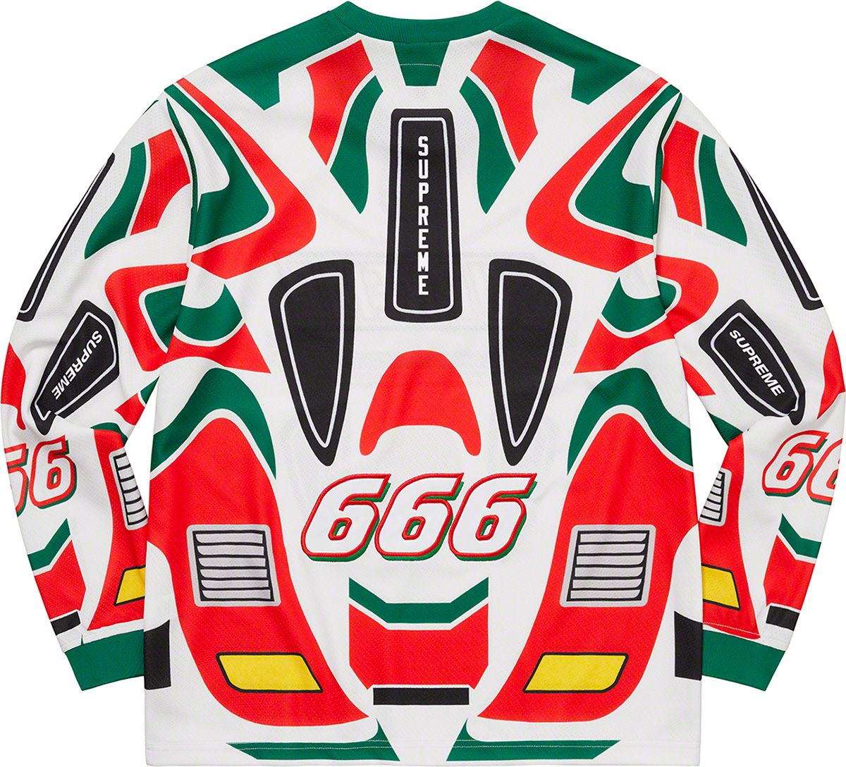 Fall/Winter 2022 Preview – Supreme