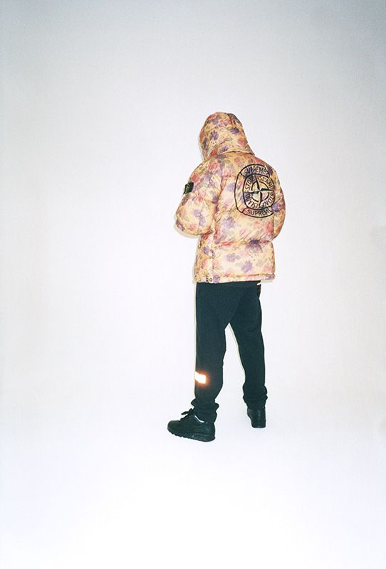 【限定コラボ完売】Supreme / Stone   ANORAK Supreme Stone Island Paisley Nylon Metal 5C Anorak Burgundy Men's