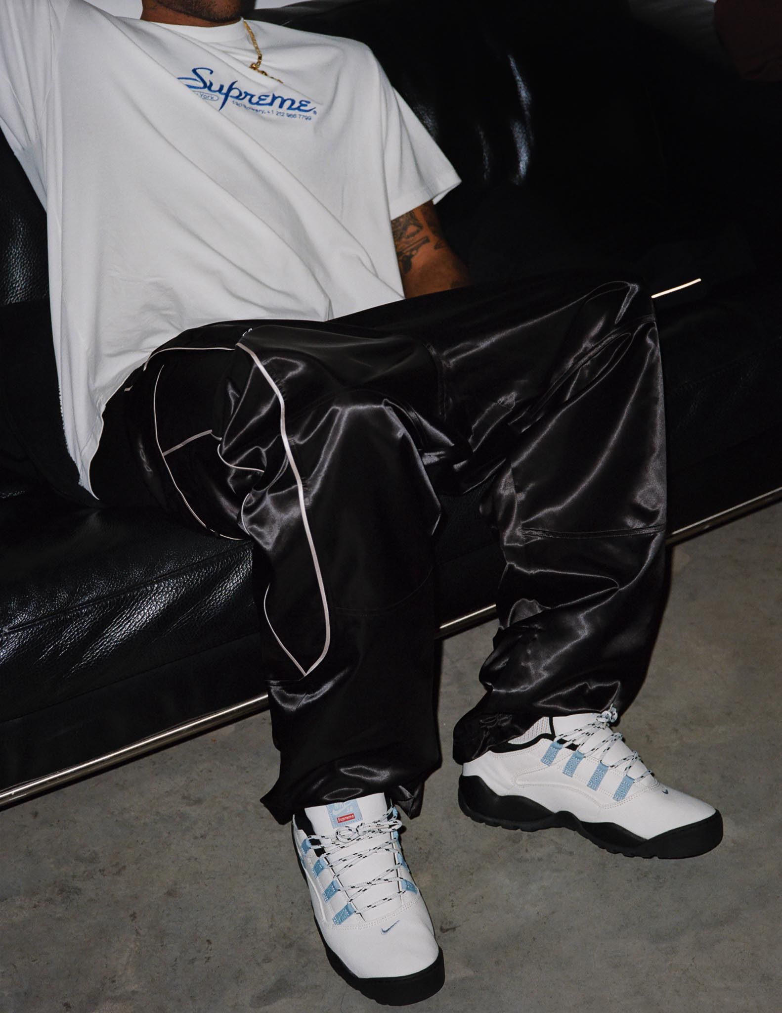 靴 Supreme Nike SB Darwin Low 27cm The Supreme x Nike SB Darwin Low Is a Sneaker Worth Lining