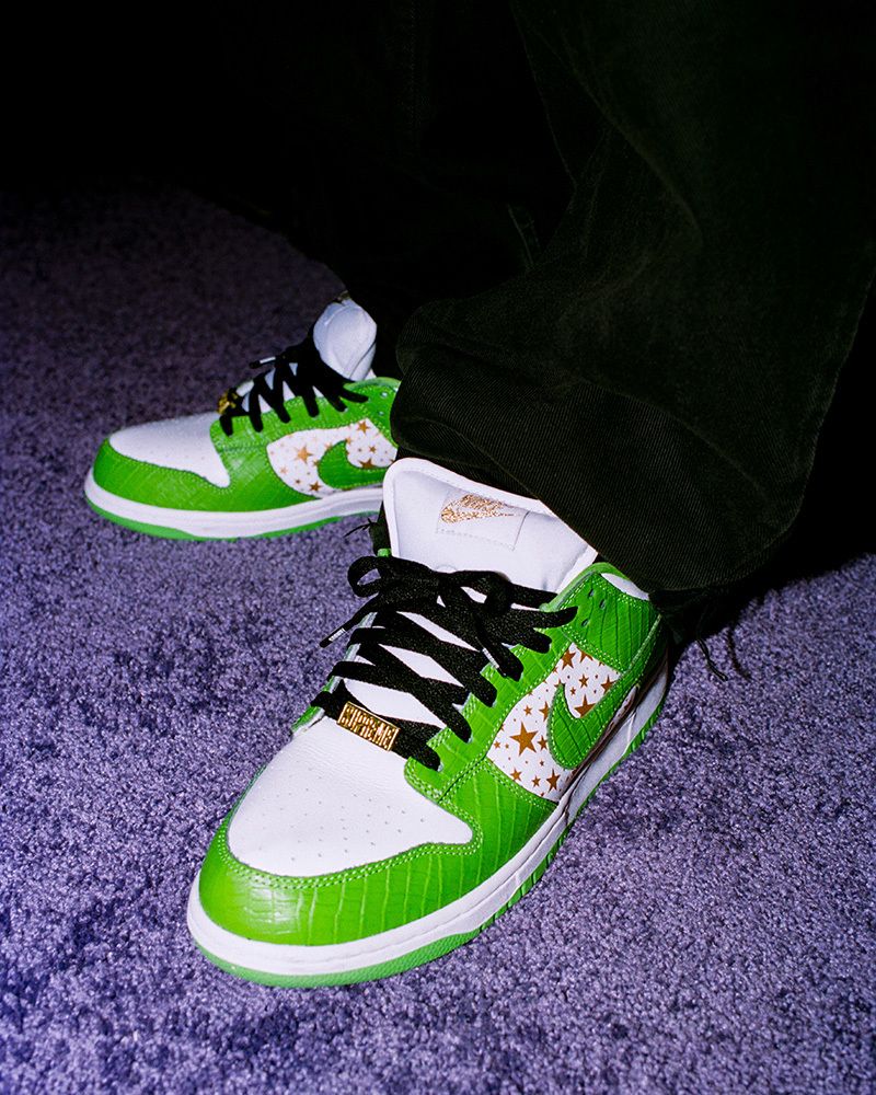靴 Supreme Nike SB Dunk Low Green Nike SB Dunk Low Supreme Stars Mean Green (2021) Men's