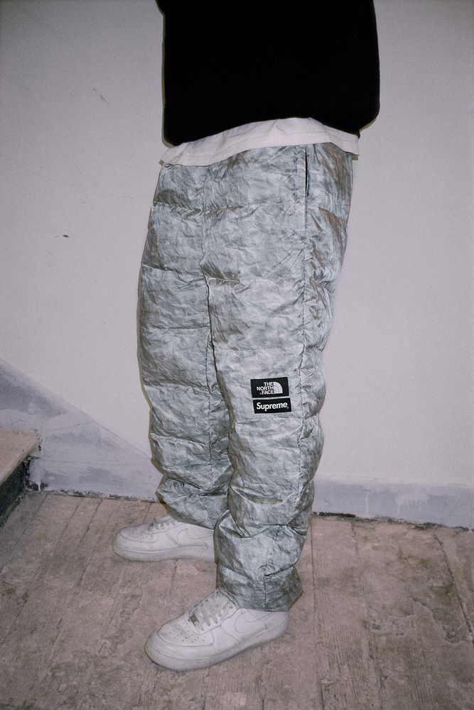 【山本様】Supreme /North Paper Print Nuptse Supreme/ The North Face Paper Print Nuptse Jacket . Water