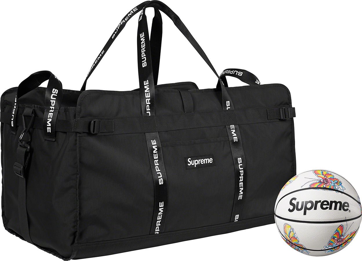 Fall/Winter 2022 Preview – Supreme