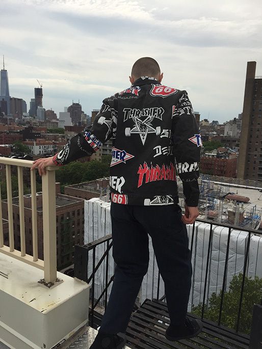 Supreme M ブラックジャケット Thrasherロゴ付き Supreme M ブラックジャケット Thrasherロゴ付き