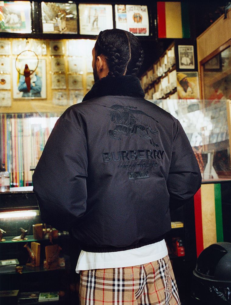 ジャケット・アウター Supreme Burberry Down Puffer Jacket Supreme Burberry Shearling Collar Down Puffer Jacket Beige Men's