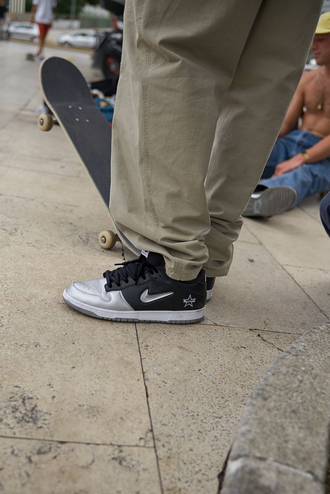 25aw Supreme NIKE Dunk SB Low ブラック　BLack Supreme x Nike SB Dunk Low Black HQ8487-001