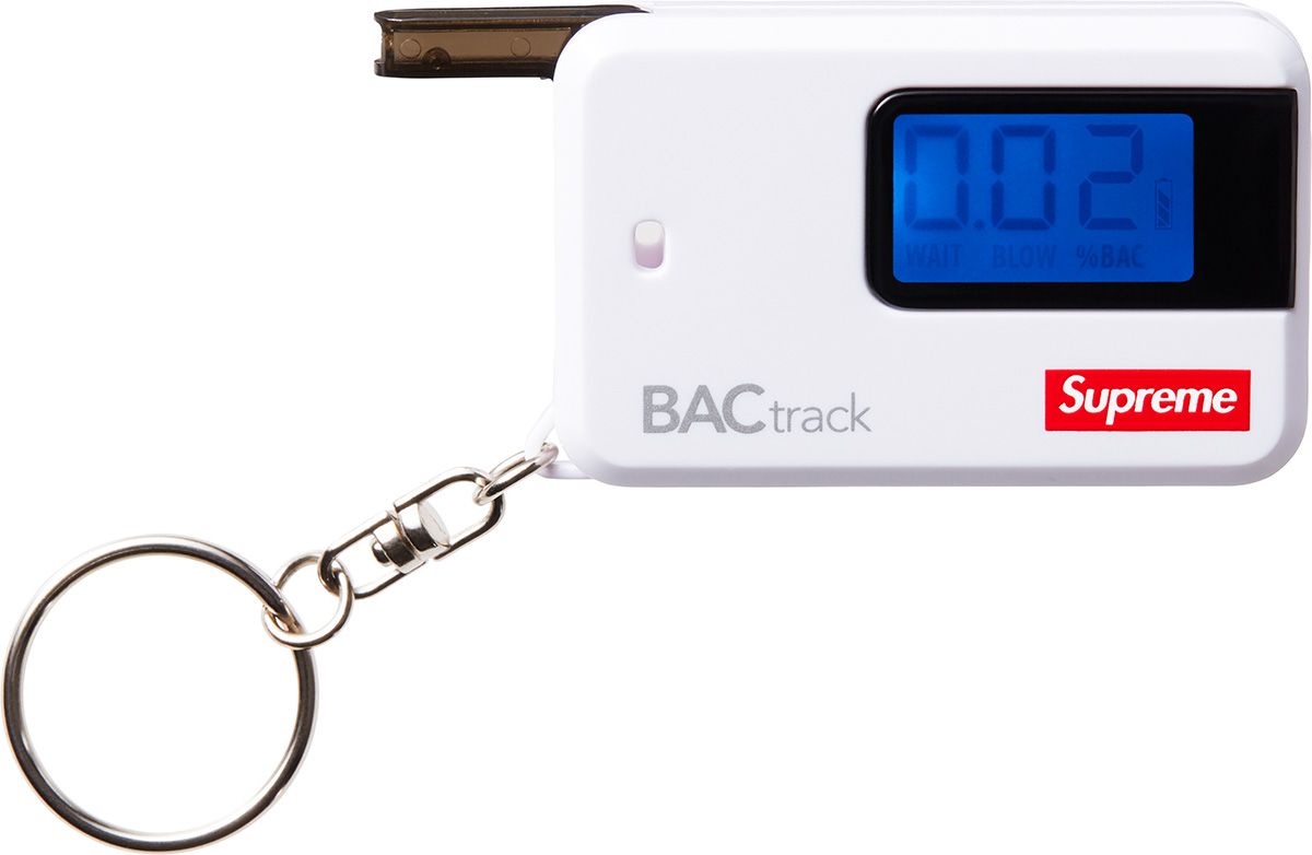 Supreme BACtrack Go Keychain アルコール測定器 Amazon.com: BACtrack Go Keychain Breathalyzer (Black