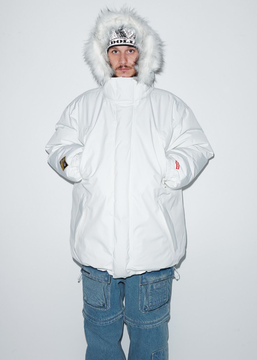 Fall/Winter 2021 Lookbook – Supreme