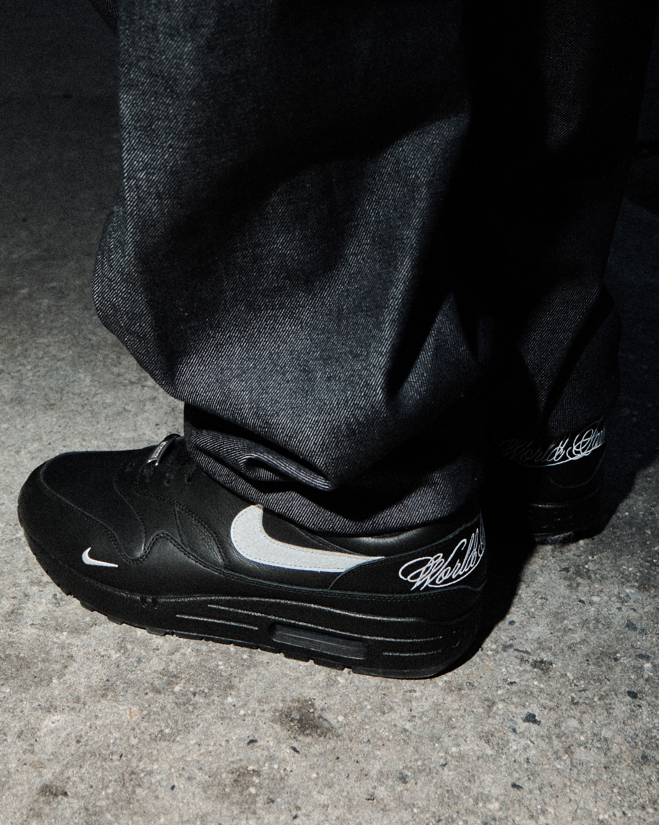 Supreme®/Nike® Air Max 1 – Gallery – Supreme