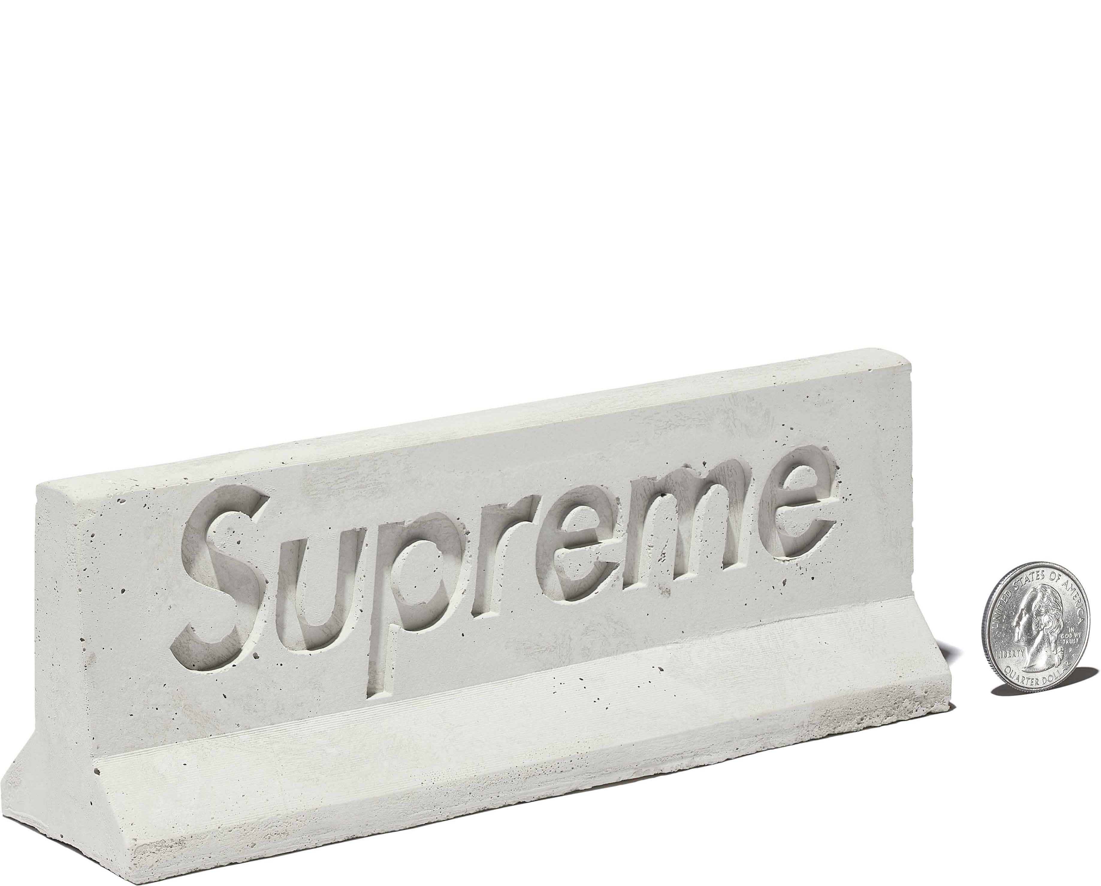 小物 Supreme 1/12 Scale Jersey Barrier Spring/Summer 2026 Preview – Supreme