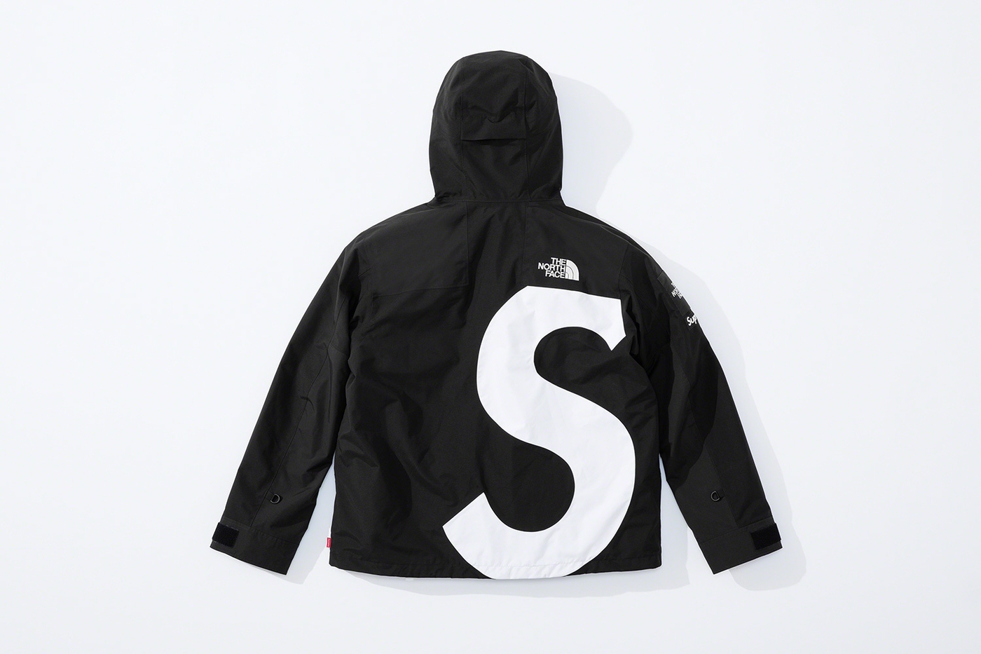 Waterproof, fully seam-sealed Dryvent nylon S Logo Mountain Jacket. (28/40)