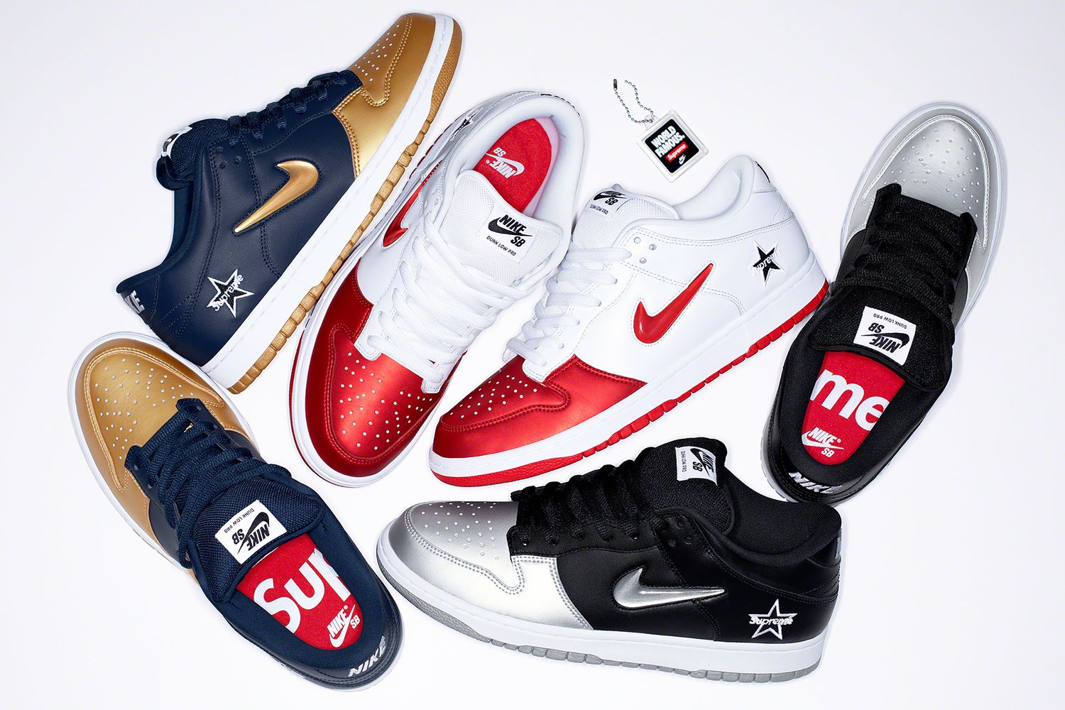 Supreme Nike SB Dunk Low Gallery Supreme